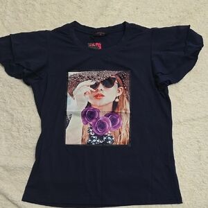 AS IS. Stylish Navy Graphic Tee